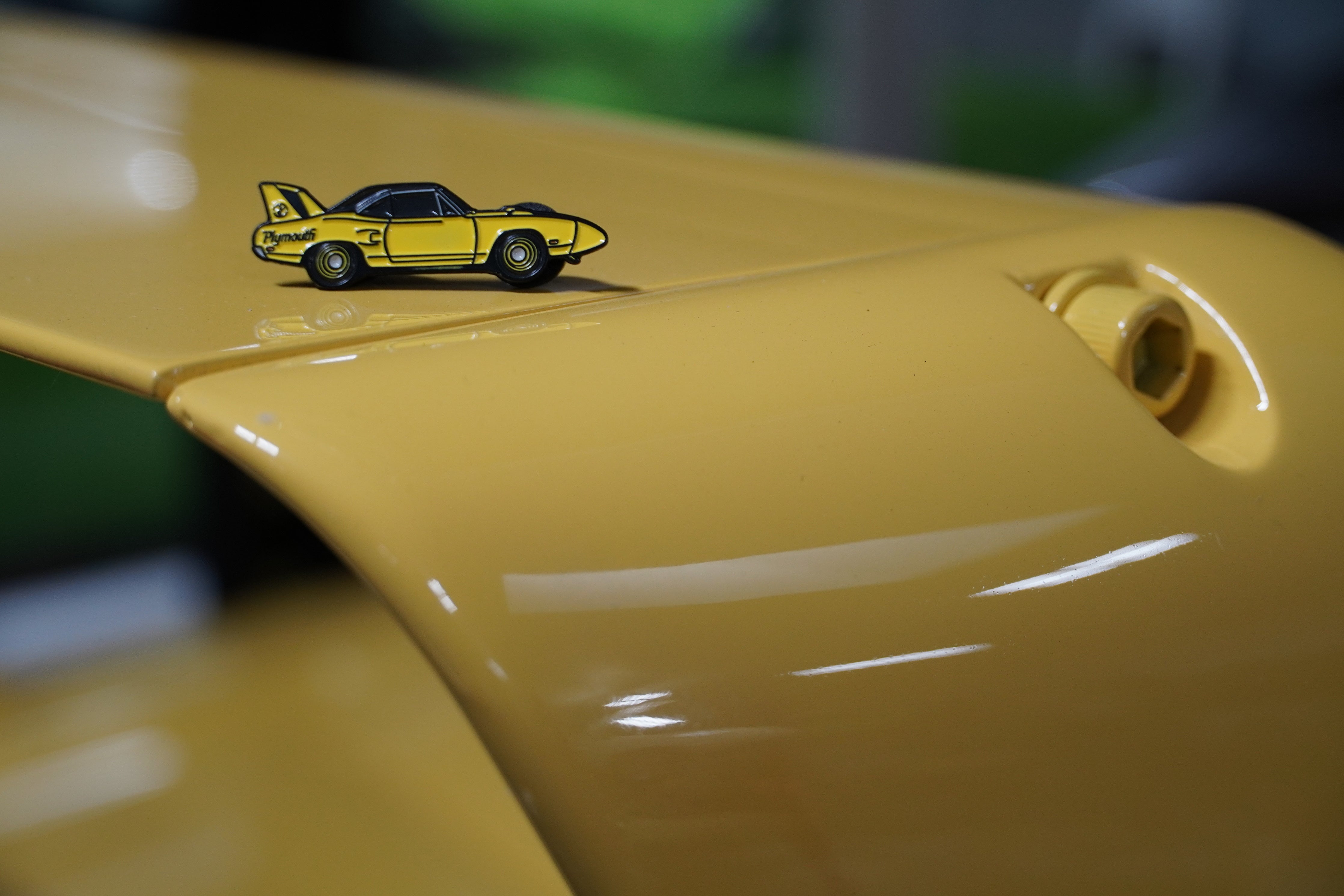 1970 FY1 Lemon-Twist Superbird Pin – Jennings Wing Cars